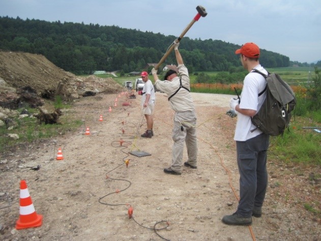 งานสำรวจโครงสร้างทางธรณีวิทยาที่อยู่ใต้ผิวดิน (Subsurface Geological structures) 