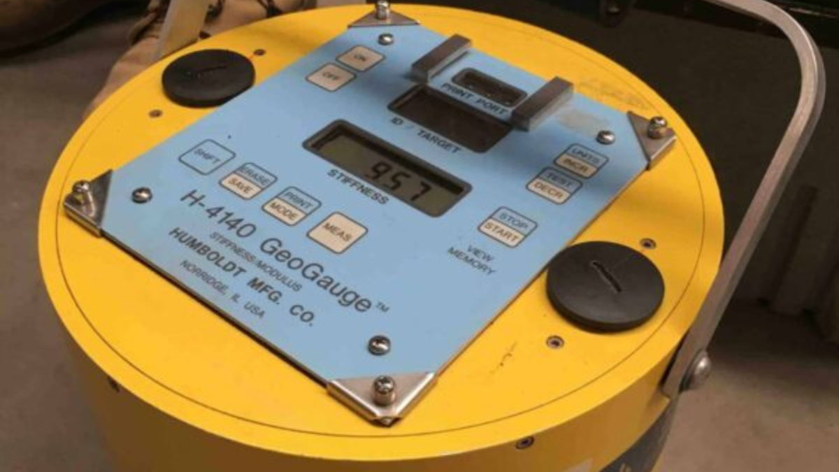 GeoGauge portable field operation and data logging