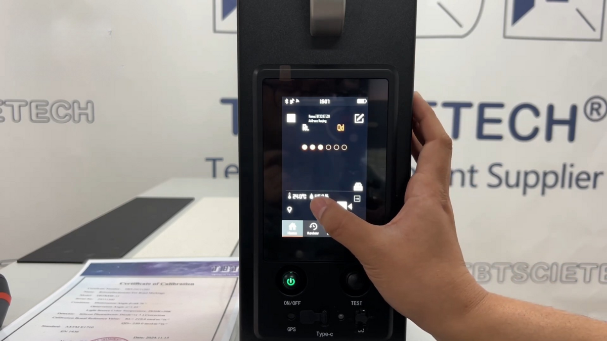 5-inch touch screen and live readings