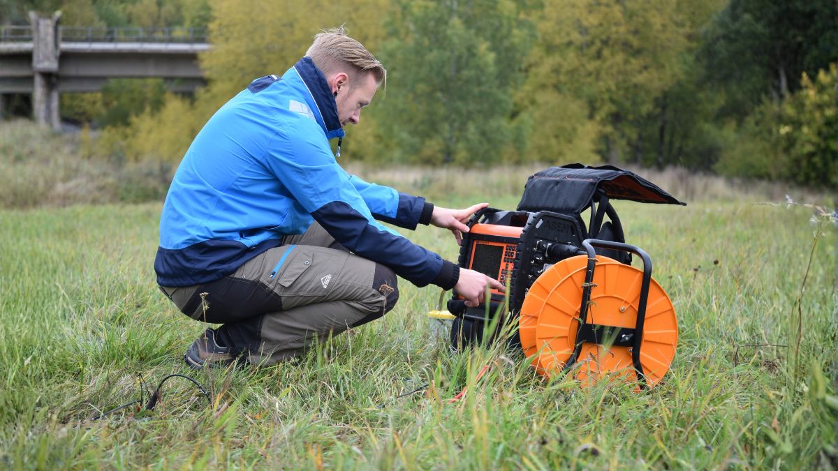 Standalone seismic system
